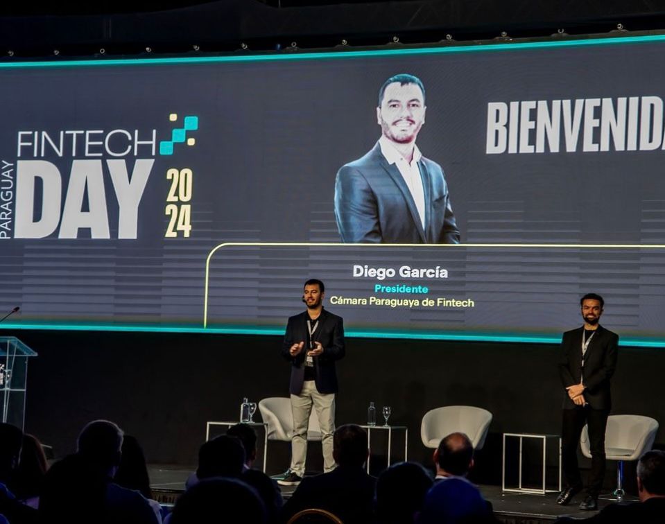 Funcionarios de la SEPRELAD asisten a Fintech Day Paraguay para fortalecer conocimientos sobre la Tecnología financiera